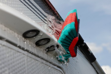 Nettoyer la carrosserie de son camping-car